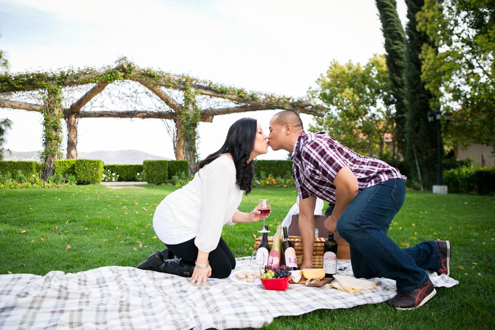 Southcoast-Winery-Engagement-Photography-02